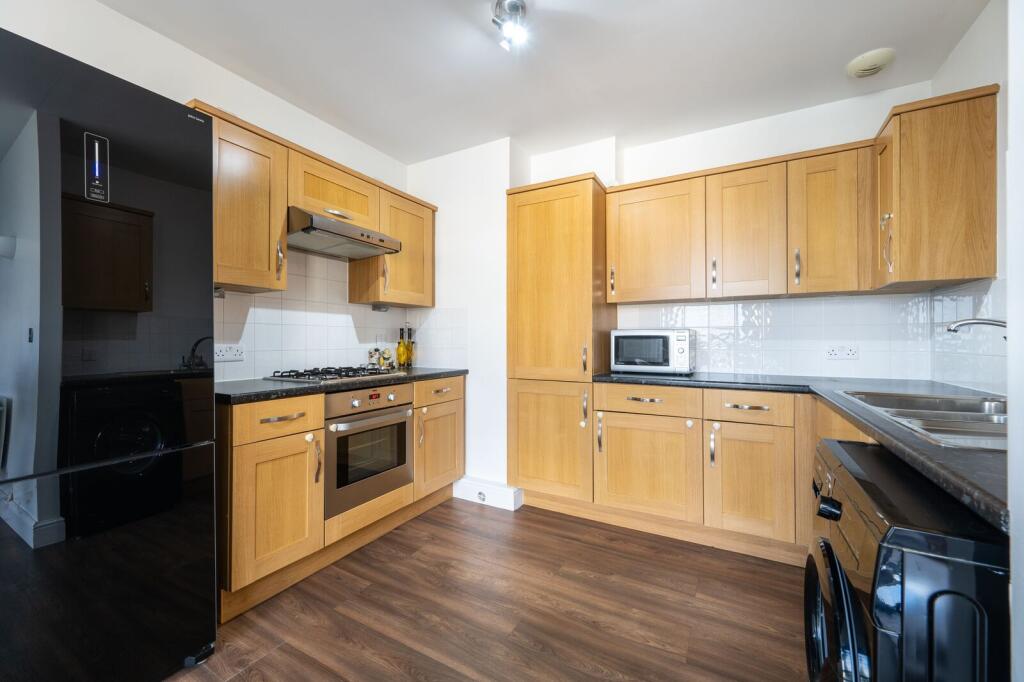 Apartment in Harrow - More