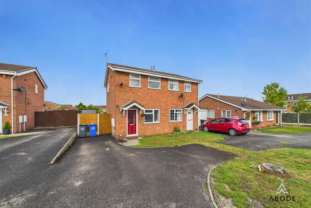 2-bed semi-detached on Britannia Drive, Stretton, Burton-On-Trent, £175,000