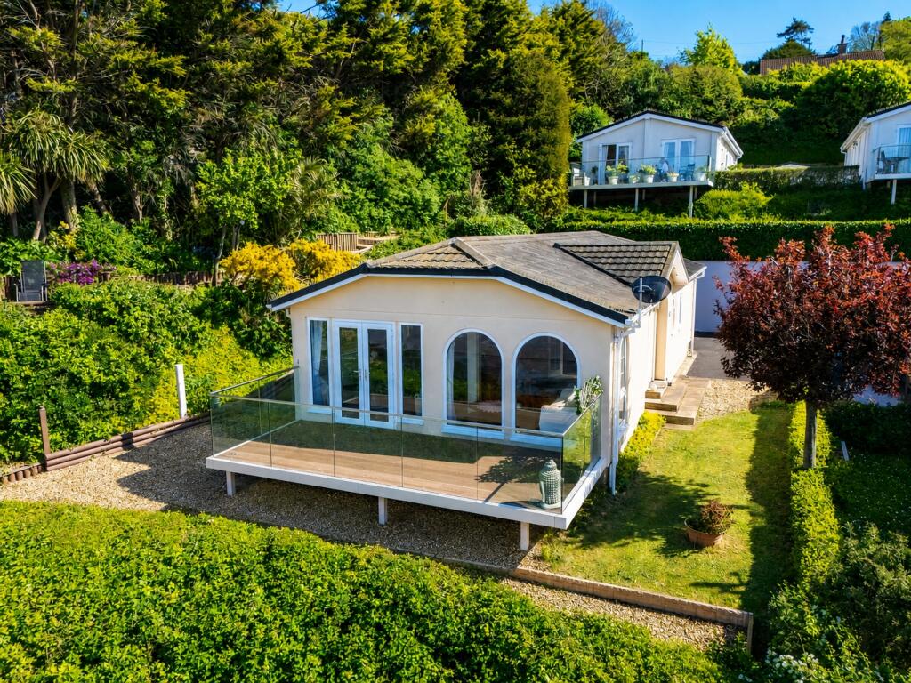 2-bed caravan on Walton Bay, Clevedon, Somerset, BS21, £300,000
