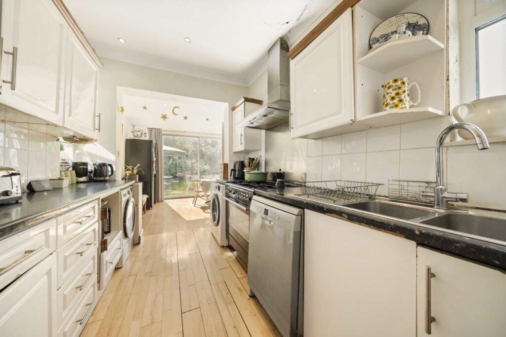 House in London - View 5