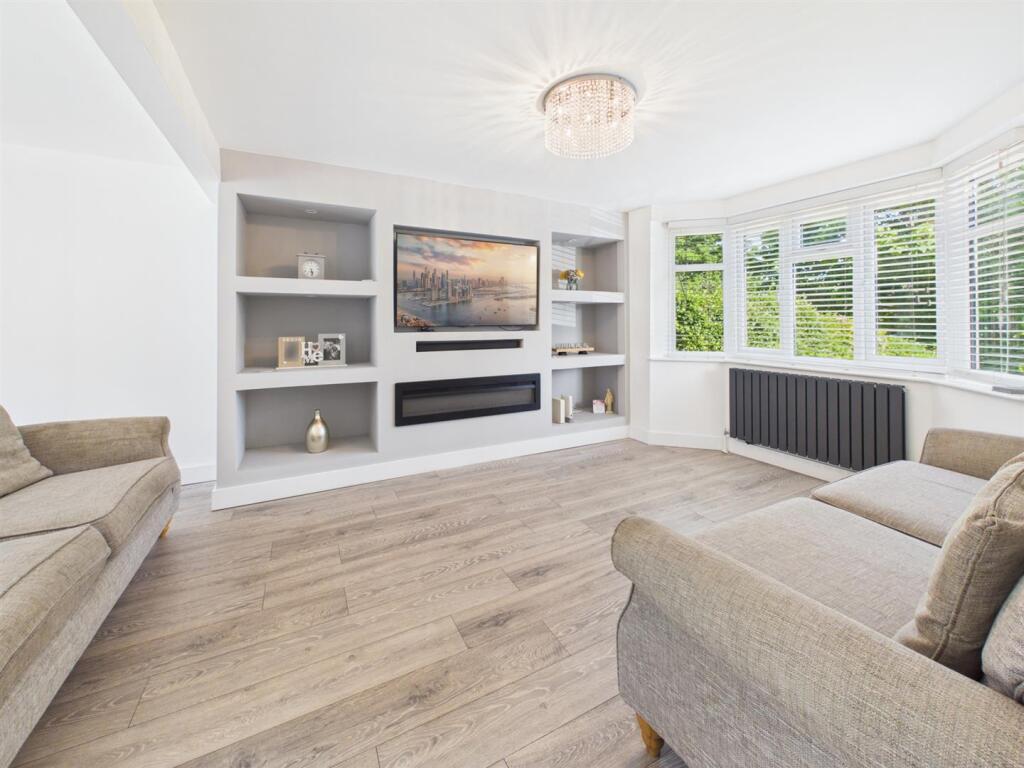 Overdown Road, Tilehurst, Reading – pohled 3