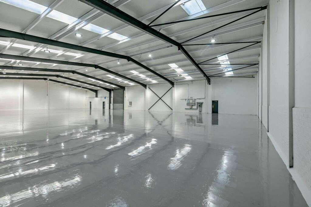 8665310interior17800.jpg