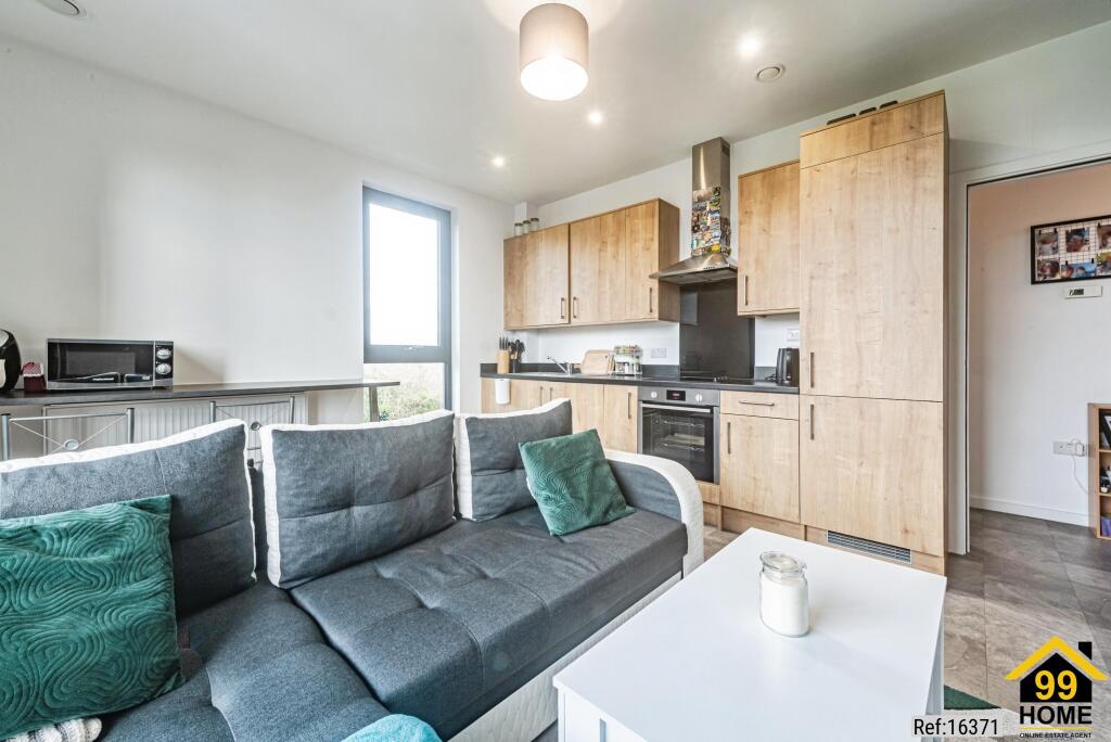 Apartment in Basingstoke and Deane, Basingstoke - More