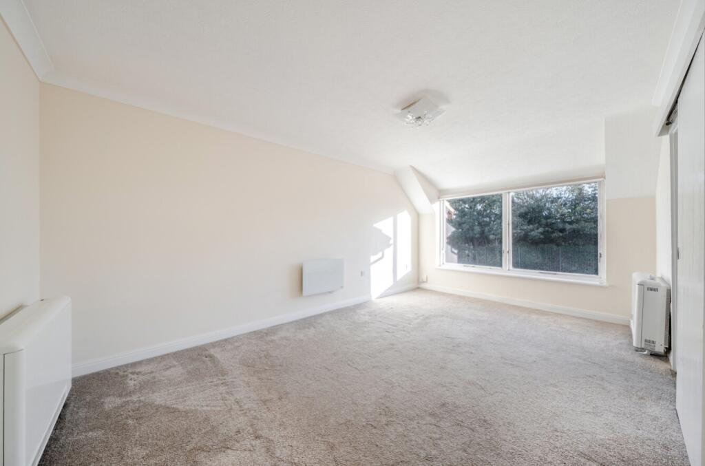 Queens Court, Grimsby, Lincolnshire, DN34 photo 3