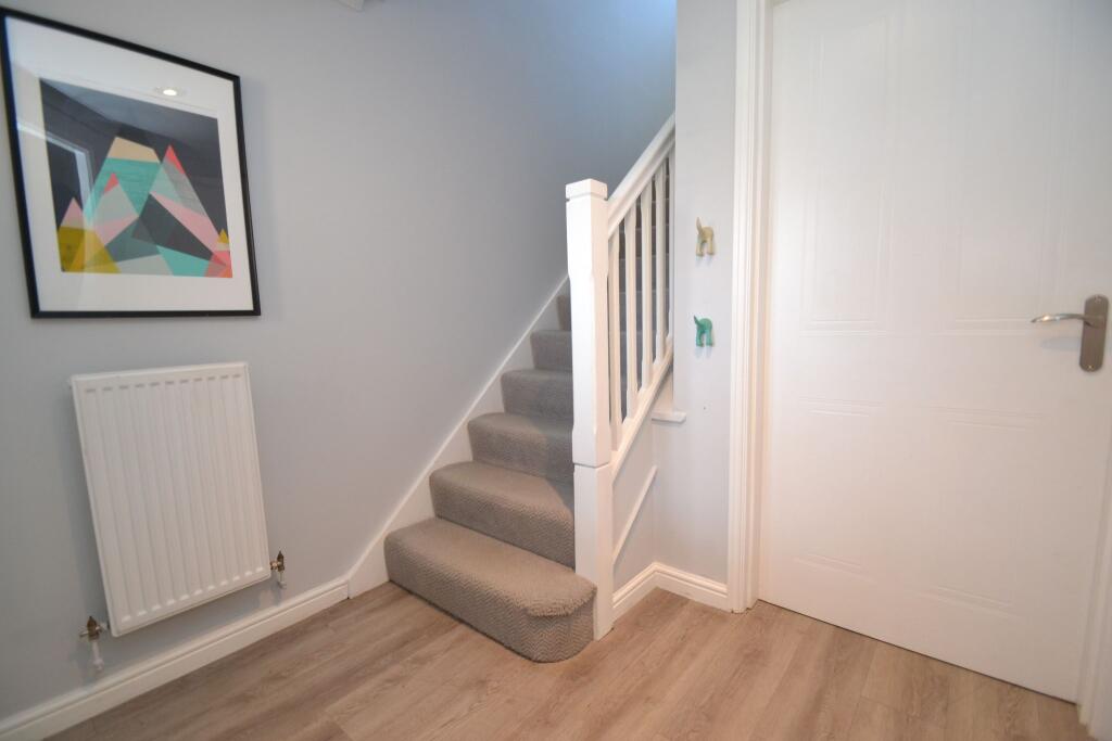House in Bradford, Thackley, Idle - View 3