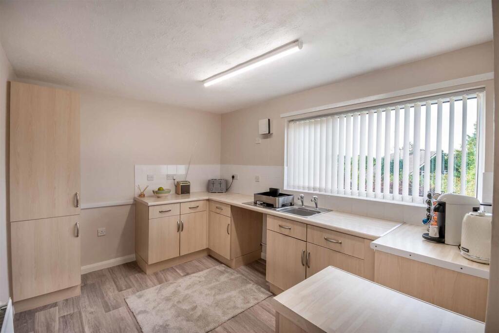 Apartment in Rotherham, Thurcroft - More