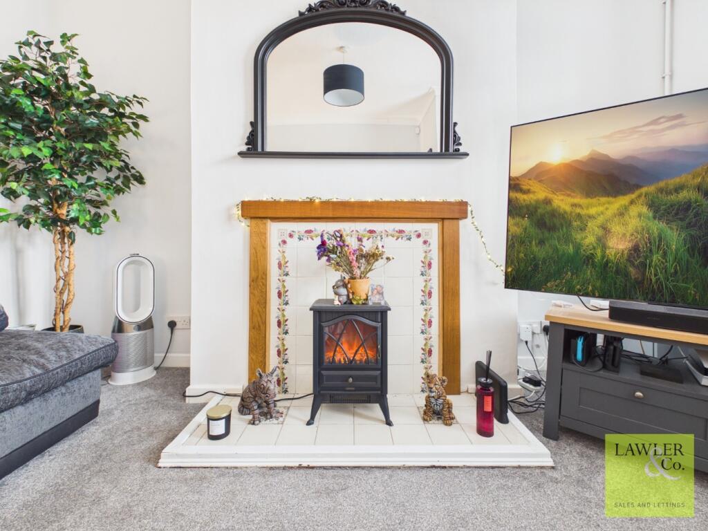 House in Tameside, Greater Manchester - View 4
