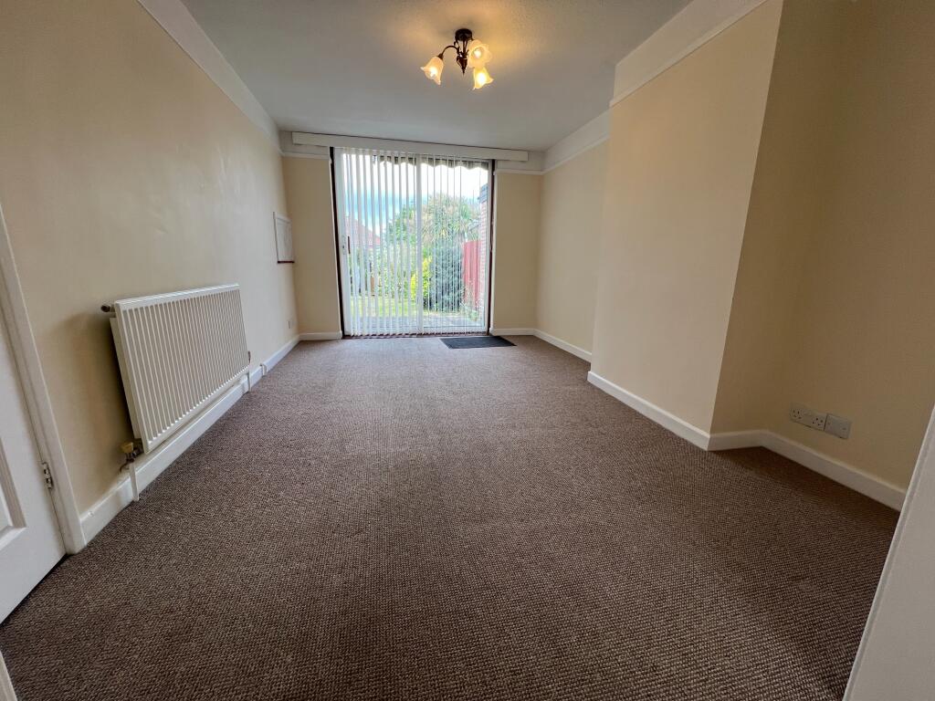 Chesterfield Drive, Ipswich  photo 4
