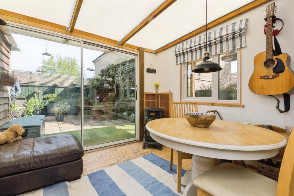 House in Ipswich, Suffolk - More