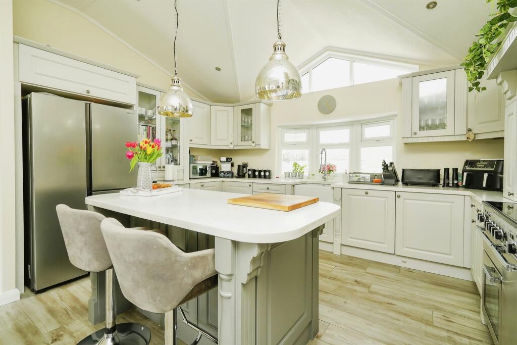 Heathfield, Bletchingdon, Kidlington photo 2