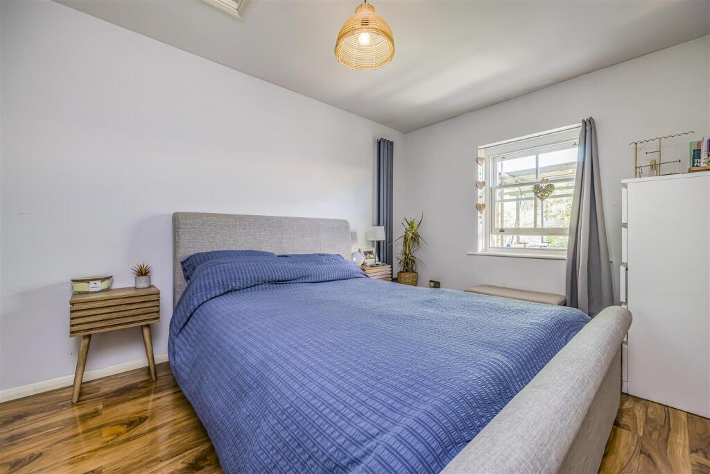 Apartment in Portsmouth - View 5