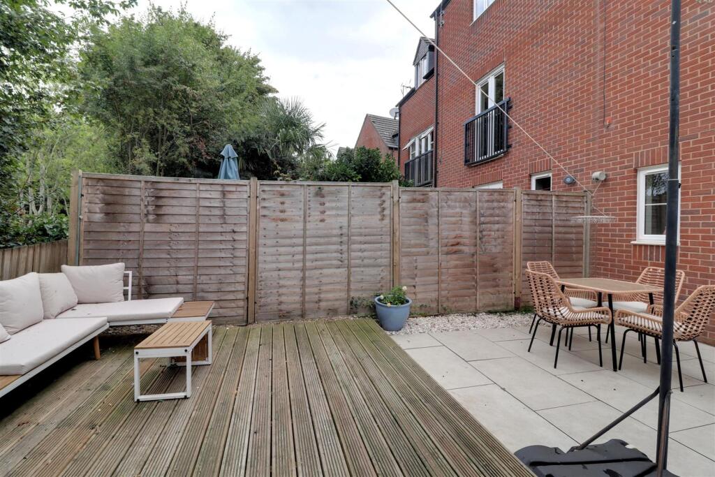 House in Stroud, Millend, Eastington - More