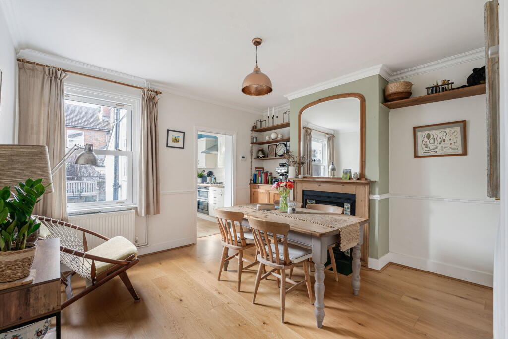 Main image of property: Queens Road,Guildford,GU1 4JJ