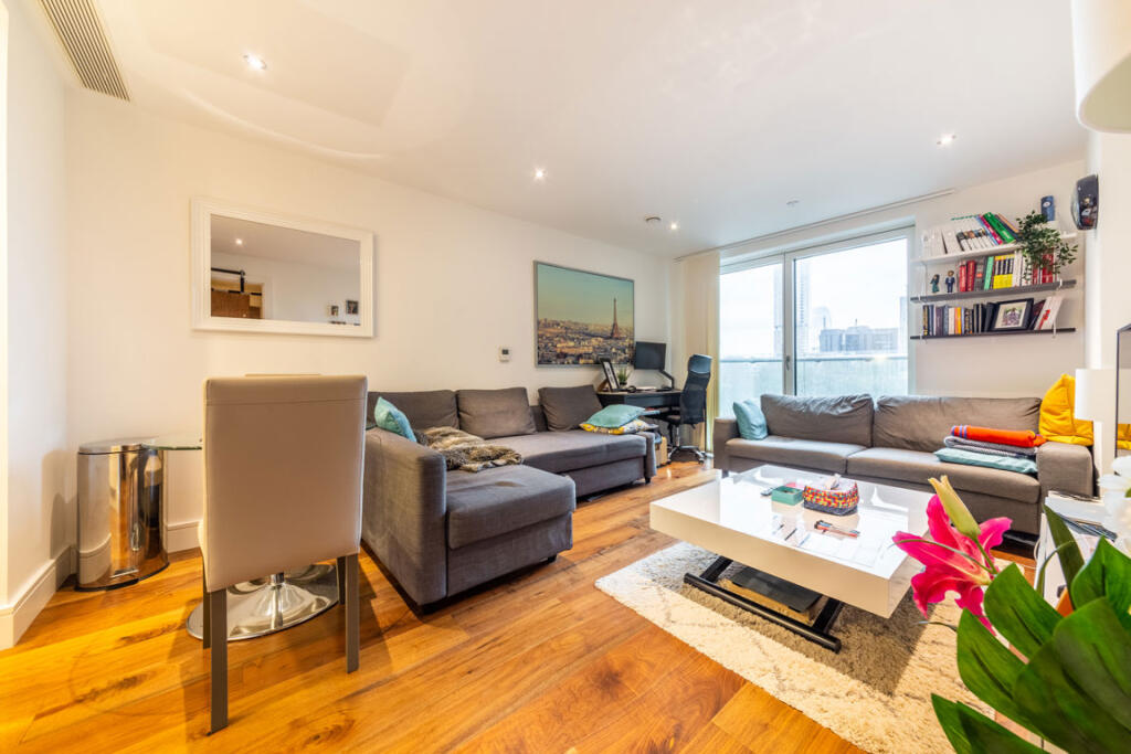 Main image of property: Lincoln Plaza, Canary Wharf
