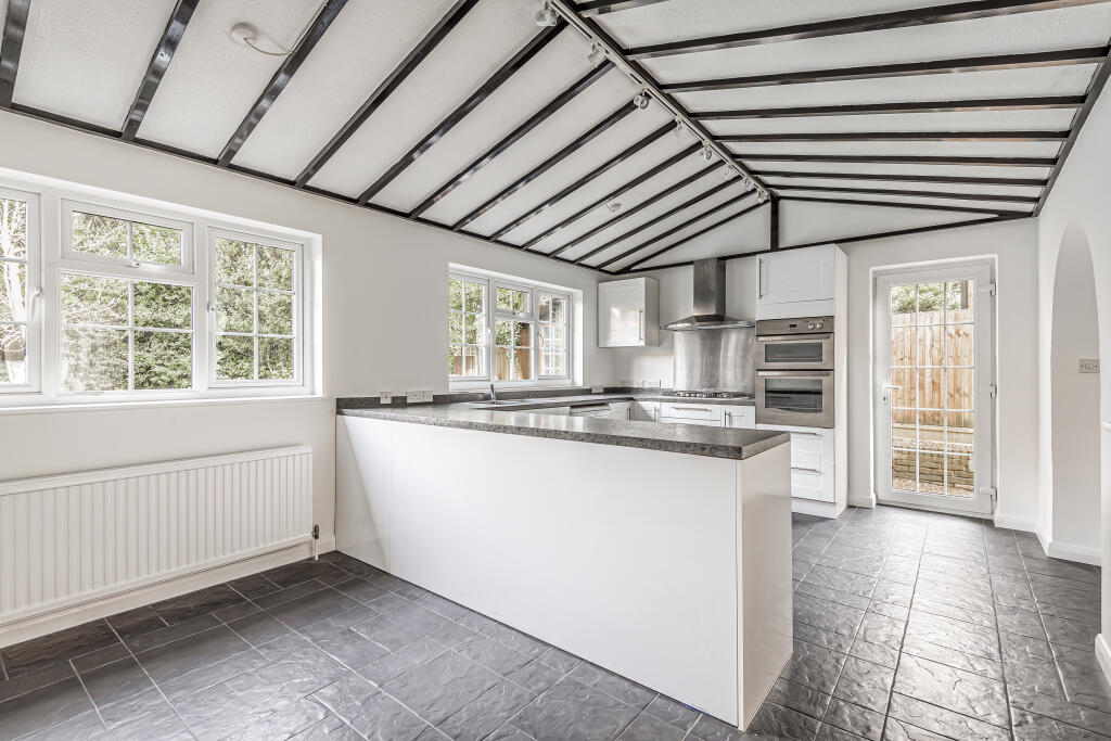 Main image of property: Loughton, IG10