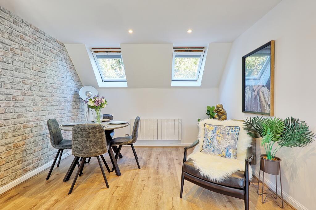 Stanley Rise, Chelmer Village, Chelmsford, Essex photo 5