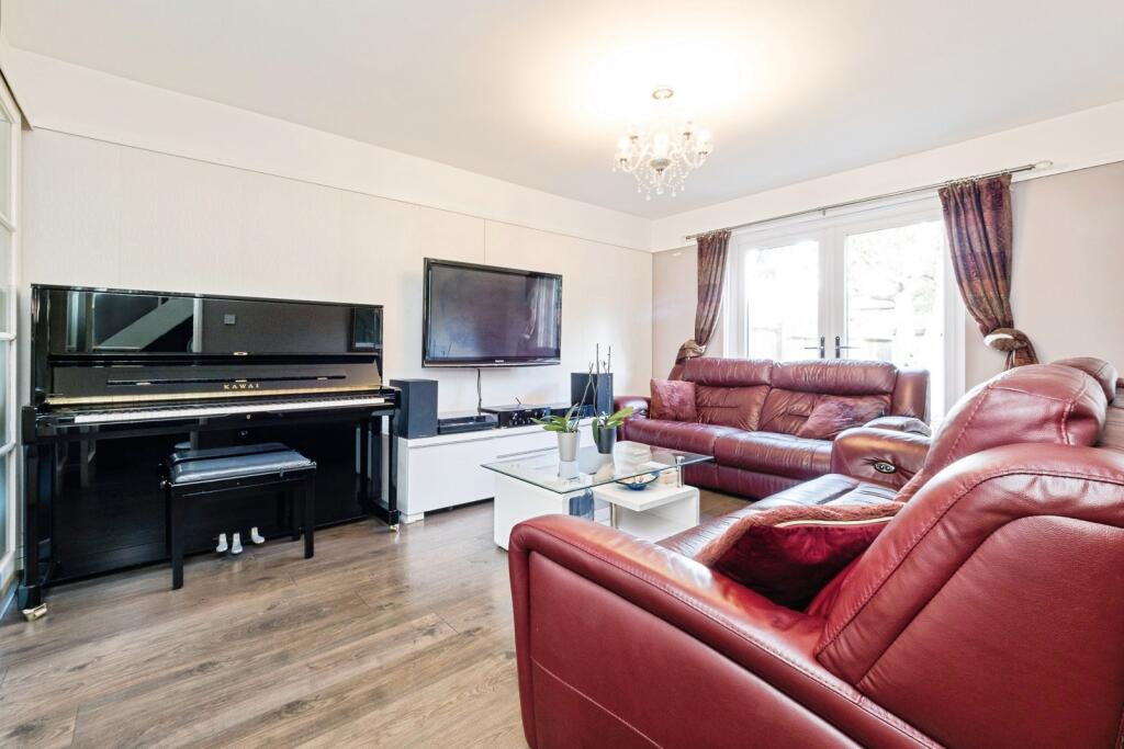 Alison Close, Beckton, London, E6 photo 3
