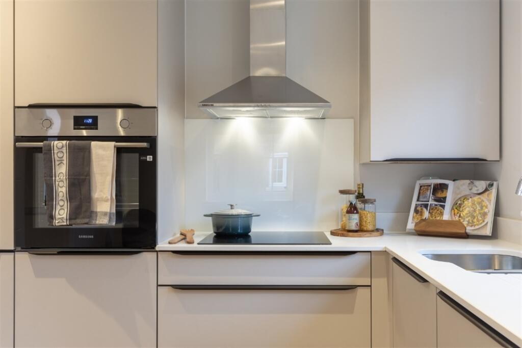 House in Doncaster - View 5