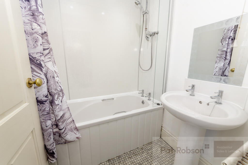 Apartment in Newcastle upon Tyne - View 5