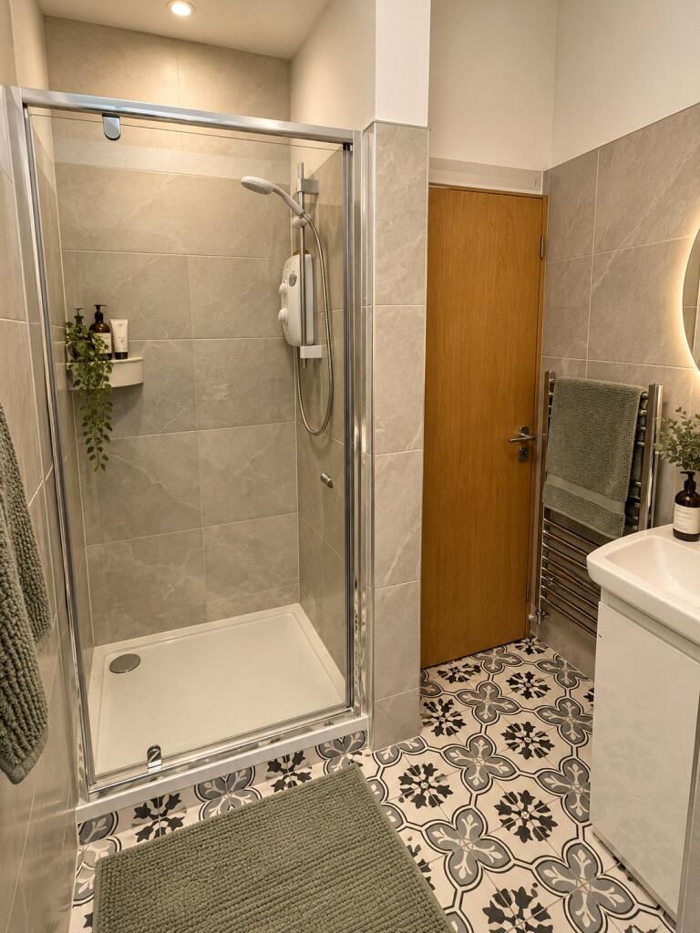 Apartment in Bristol - View 3