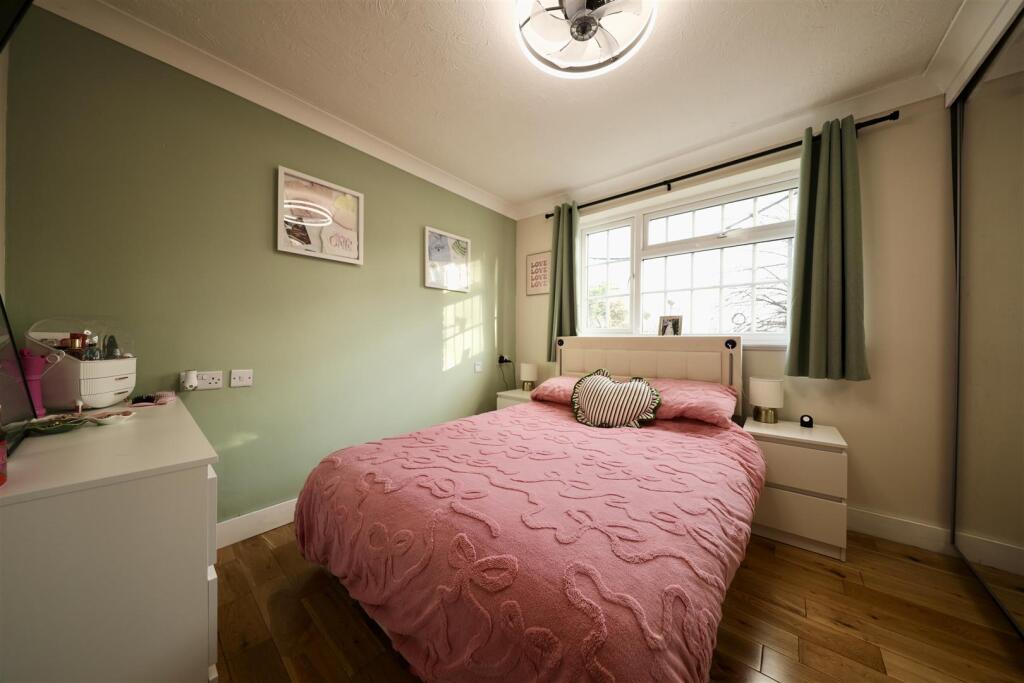 Ladyside Close, Bransholme, Hull photo 4
