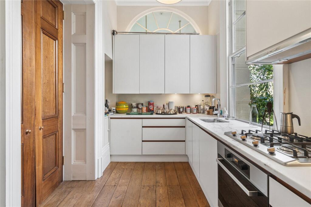 Apartment in London, Royal Borough of Kensington and Chelsea - More
