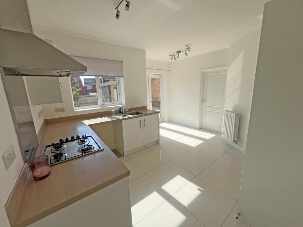Aspen Close, Great Glen, Leicestershire photo 2