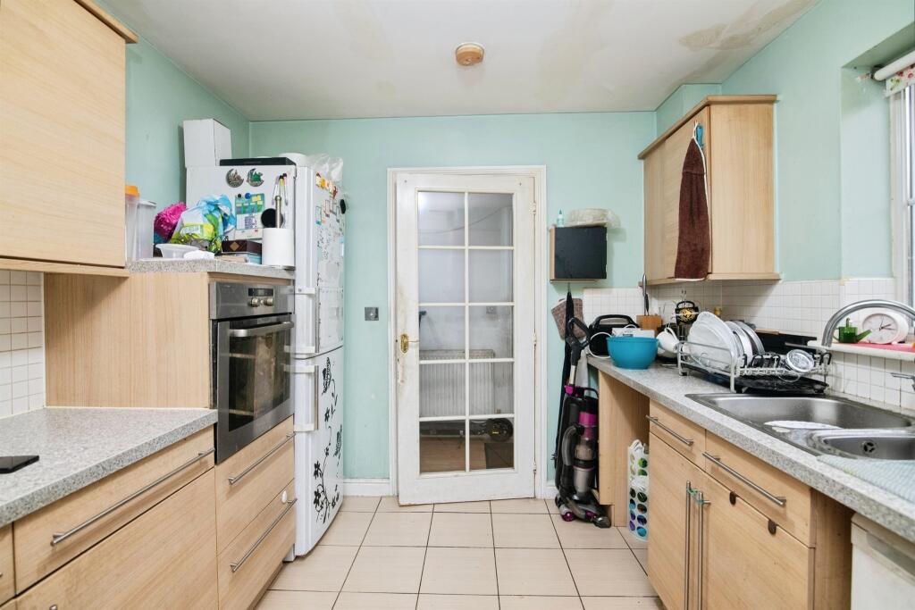 House in Sandwell, West Midlands - More