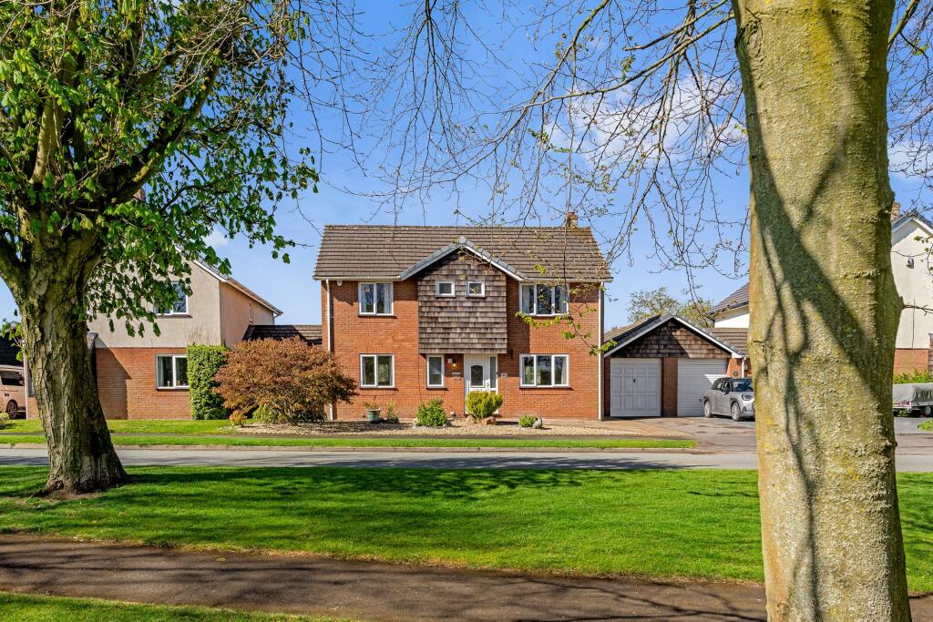 38 Delamere Park Way West, Cuddington, CW8 2UJ photo 2