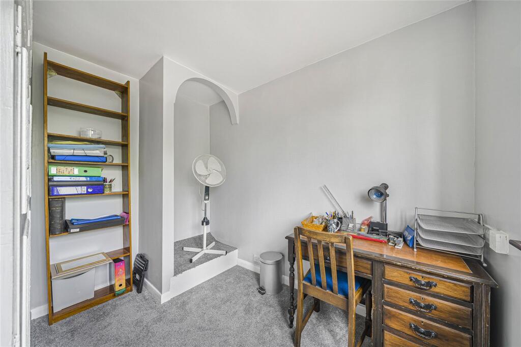 House in Dartford, Stone - View 5