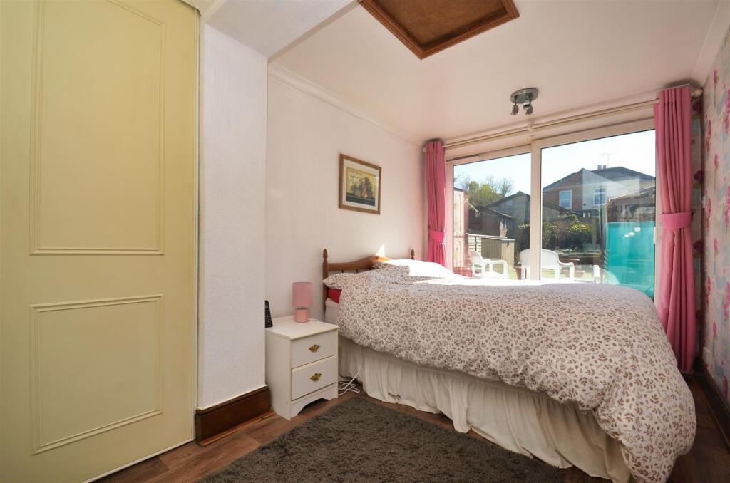 Apartment in Ryde, Pelhamfield - More