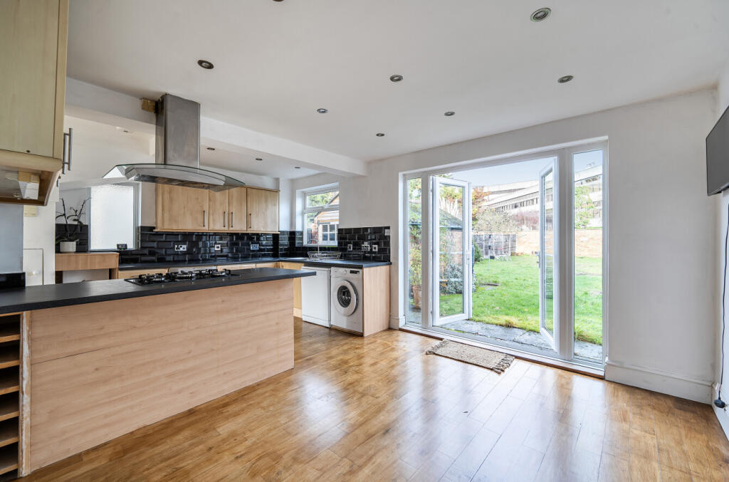 House in Kingston upon Thames - View 4