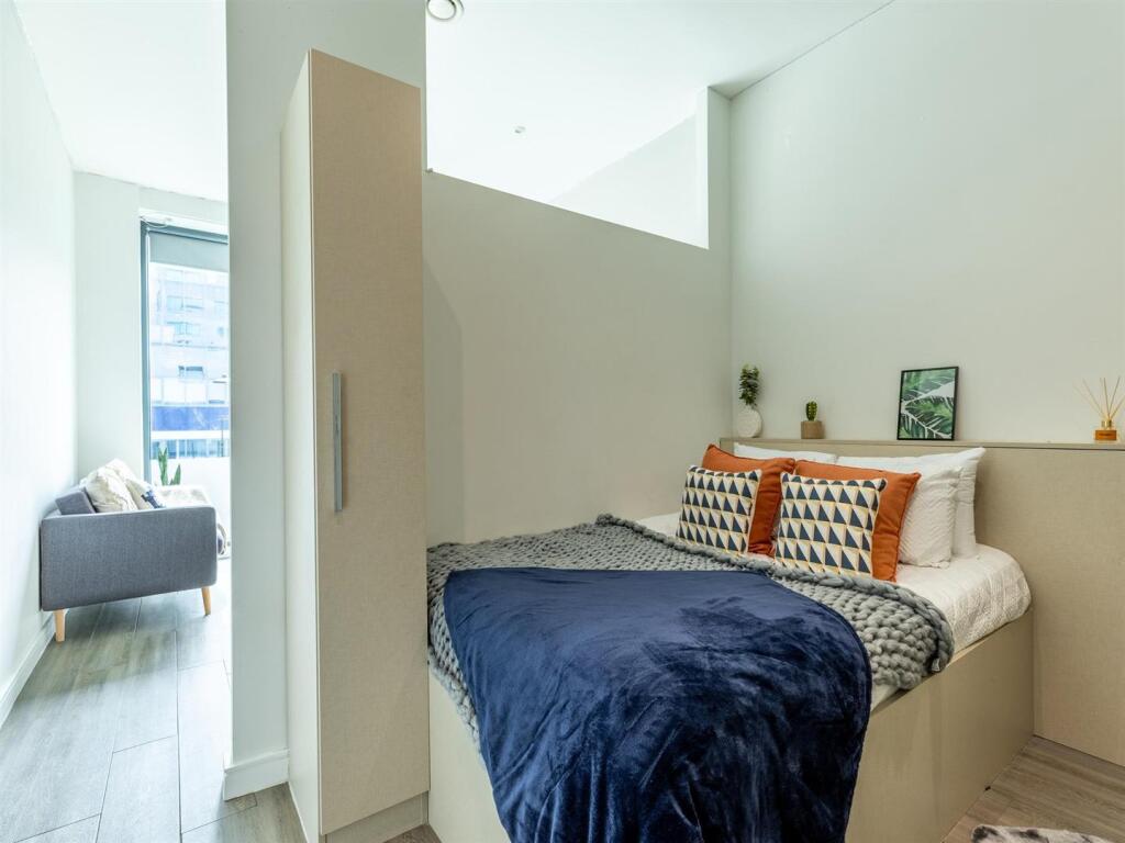 Studio flat for rent