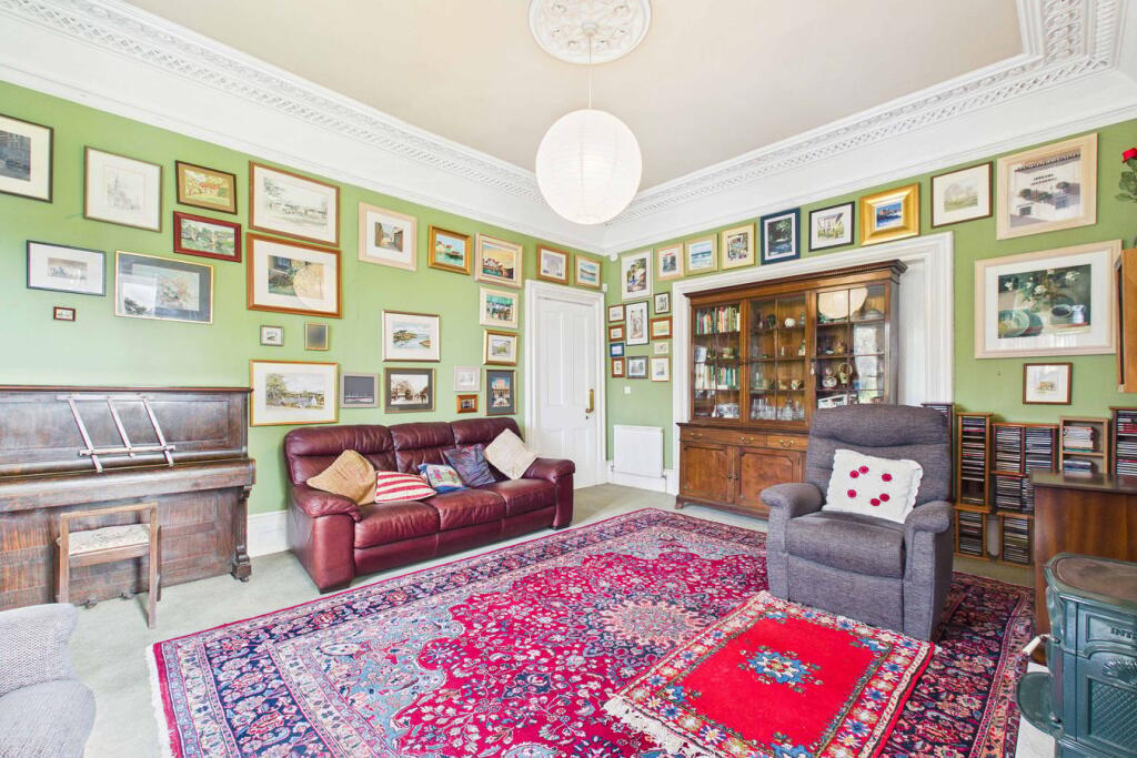 Apartment in Edinburgh, Trinity - View 4