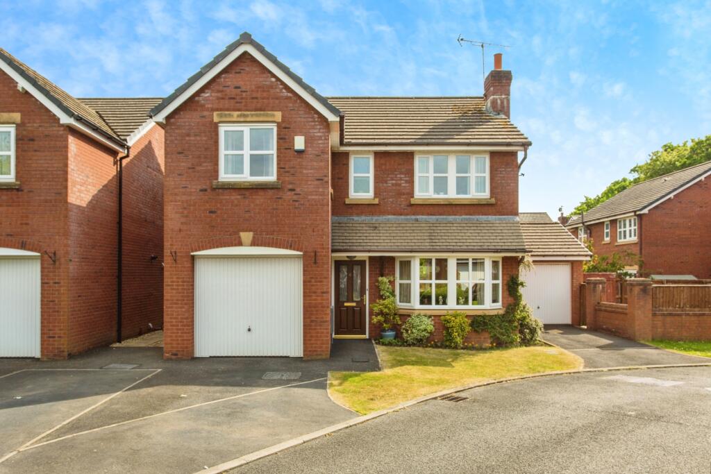 4-bed detached on Linden Close, Clifton, Preston, Lancashire, PR4, £325,000