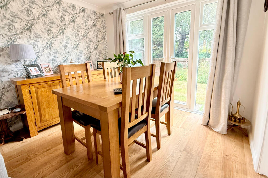House in New Forest, Parsonage Park, Fordingbridge - More