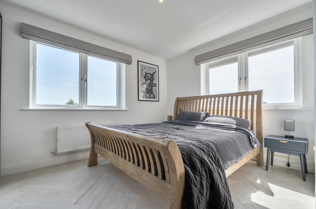 Apartment in Reading, Southcote - View 6