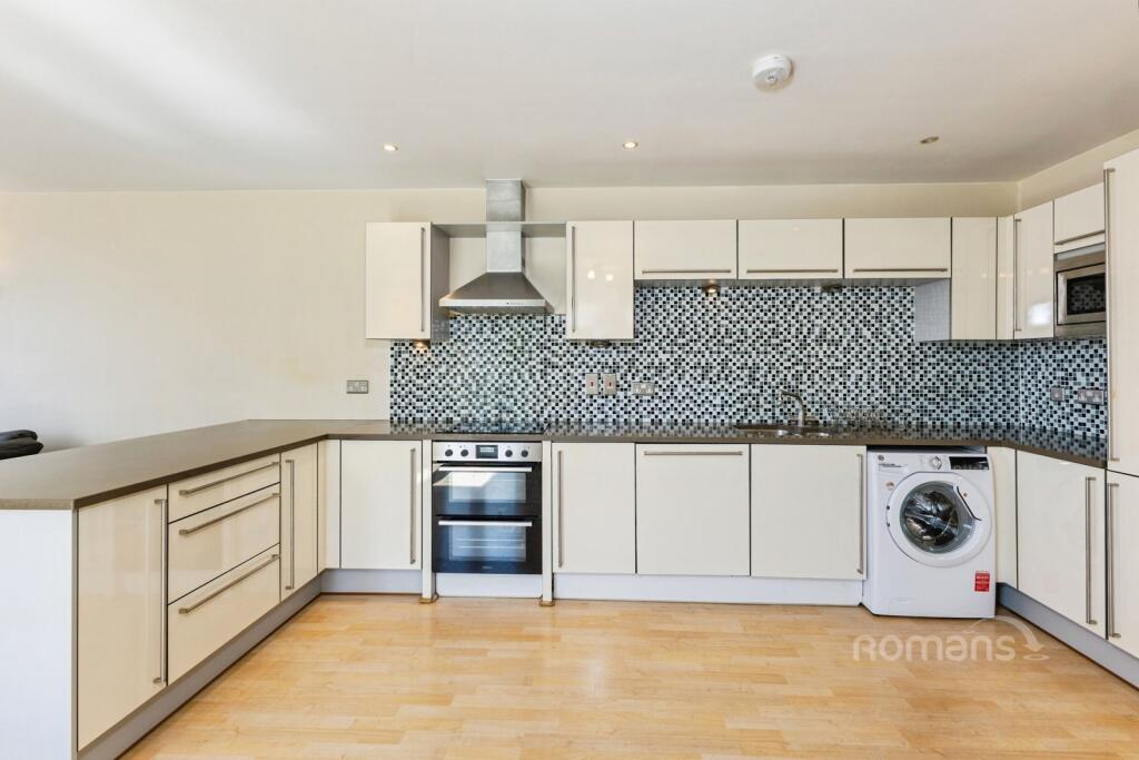 Apartment in Reading - View 2