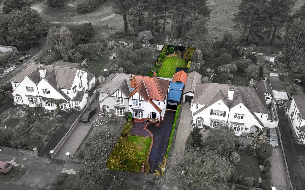 House in Sefton, Liverpool City Region - View 5