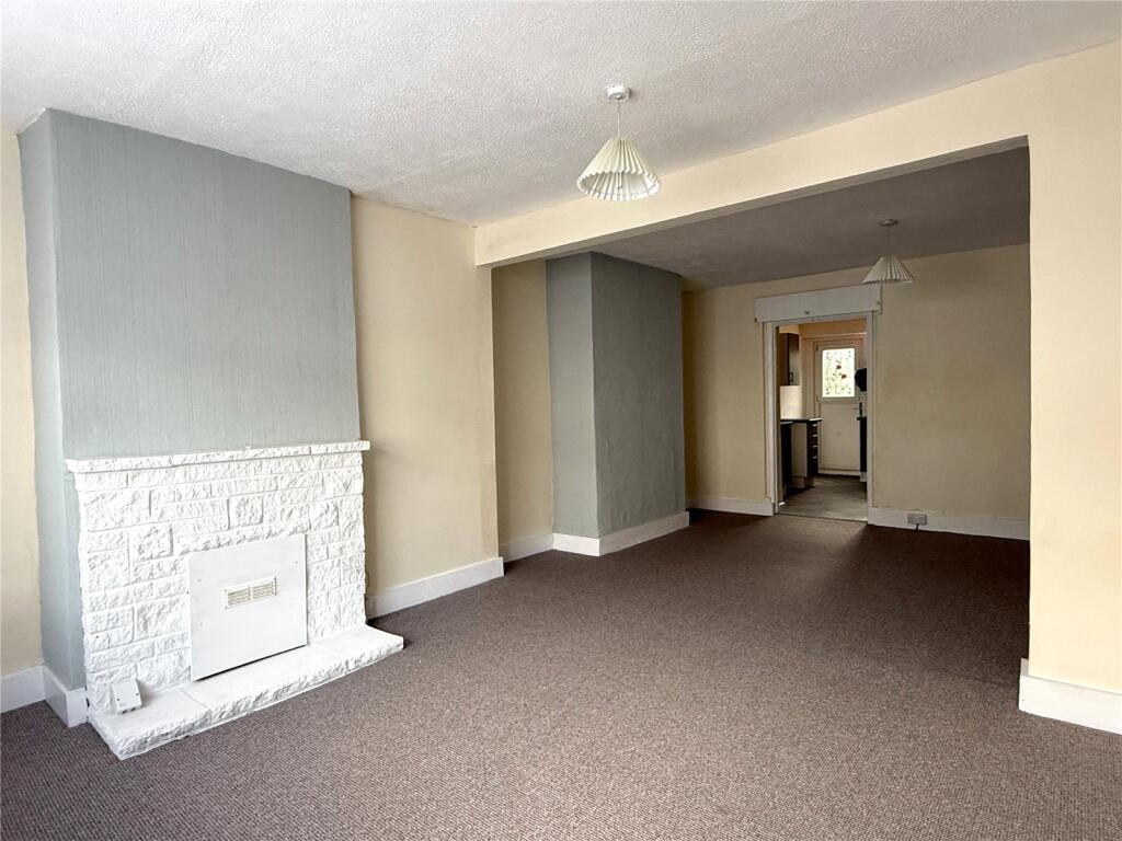 House in Swindon, Gorse Hill - View 5