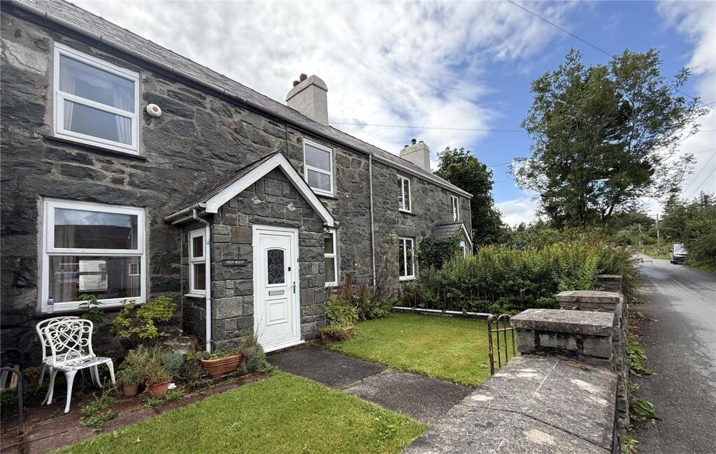 2-bed terraced on Mynydd Llandygai, Bethesda, Gwynedd, LL57, £160,000