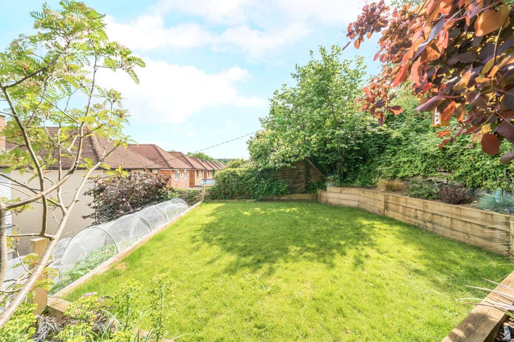 House in Waverley, Ockford Ridge, Godalming - View 4