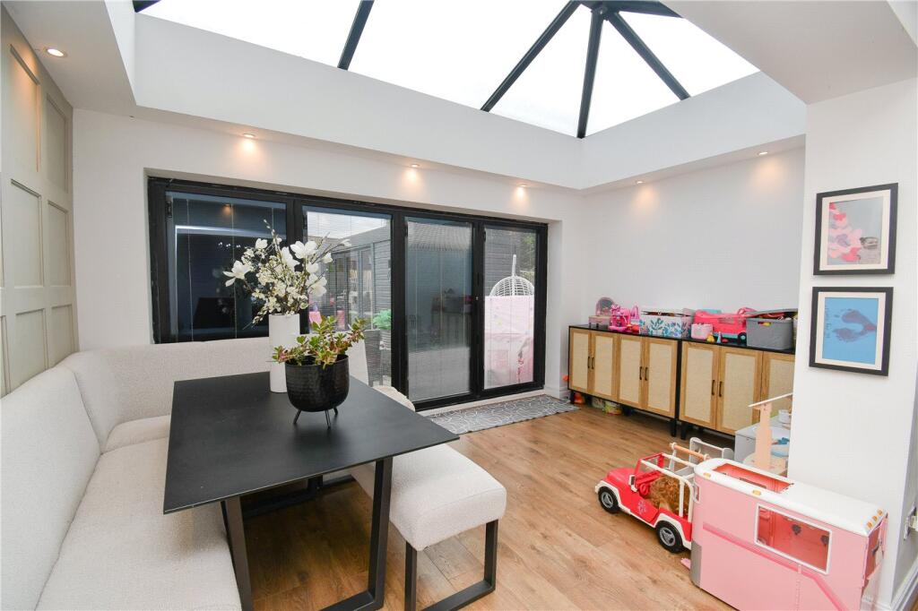 House in Greasby, Liverpool City Region - View 4