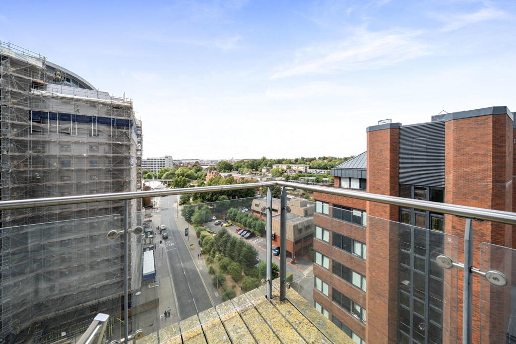 Apartment in Reading - View 5