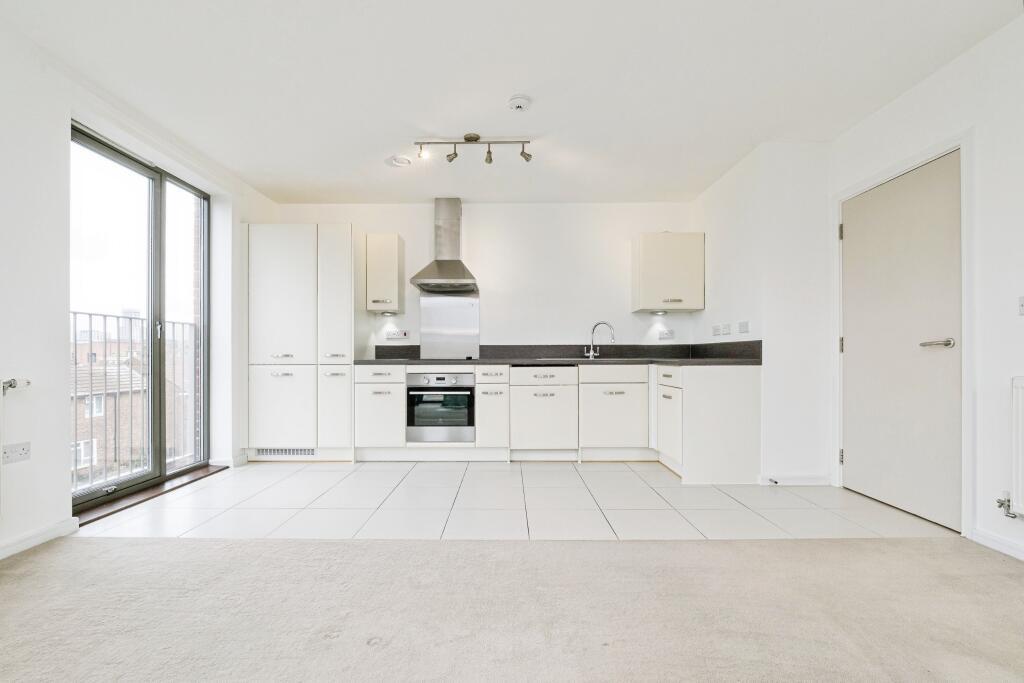 Apartment in London - View 5