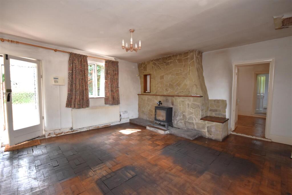 The Village, Burton, Neston photo 4