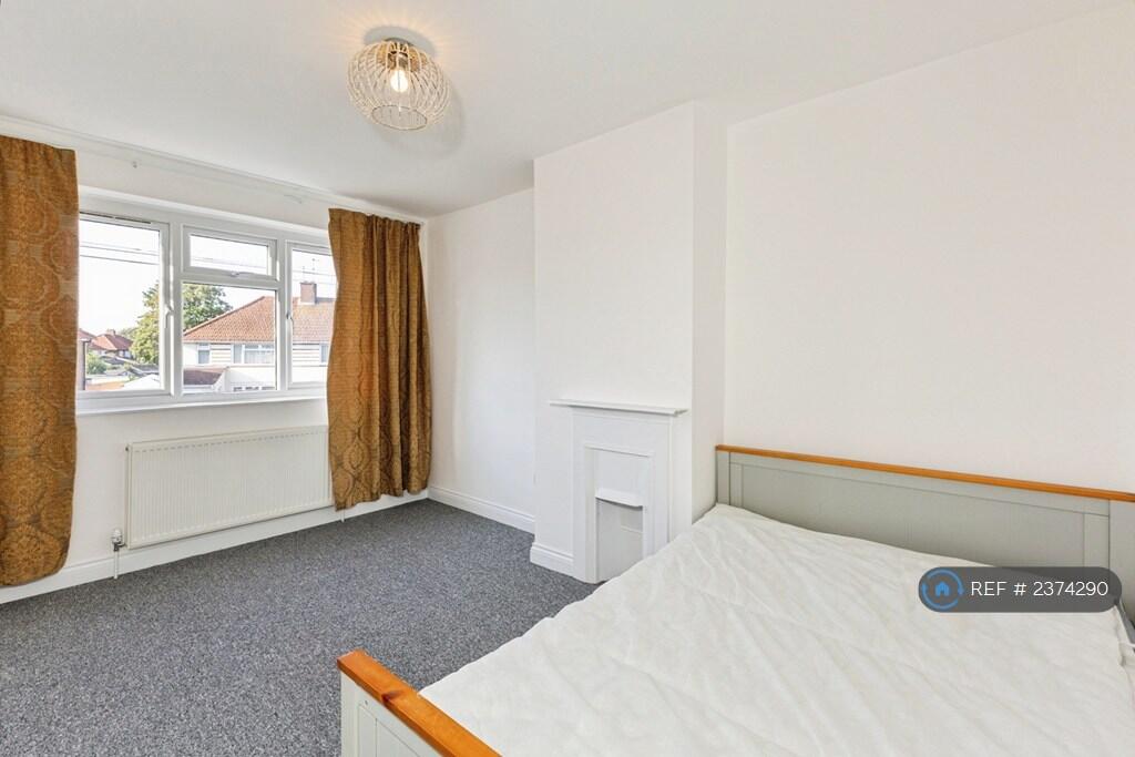 House in Reading - View 5