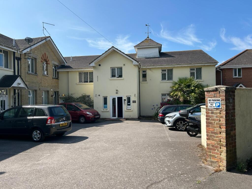 Apartment in Havant, South Hayling - View 2