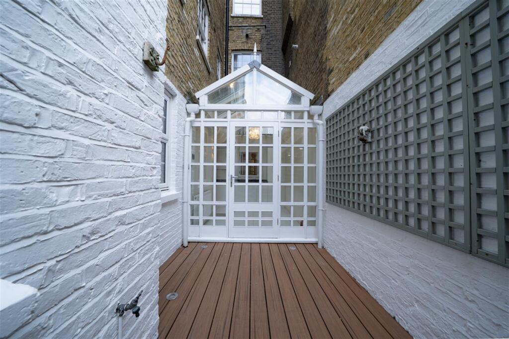 Apartment in London - View 3