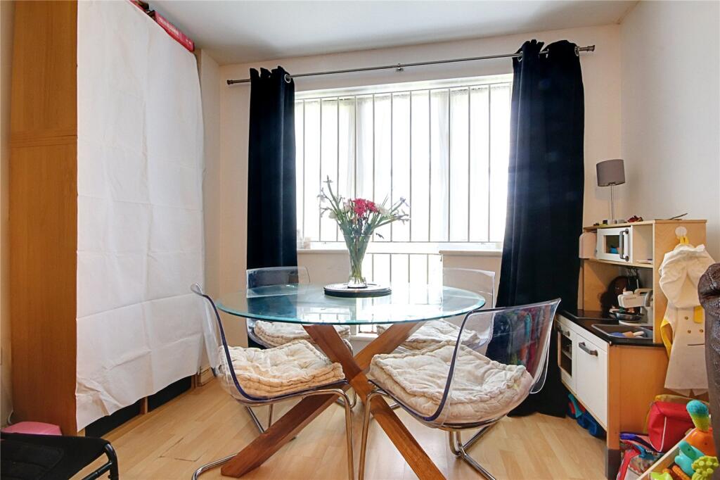 Apartment in London - View 5